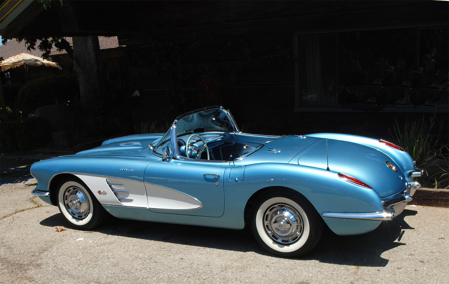 1959 Corvette in Frost Blue