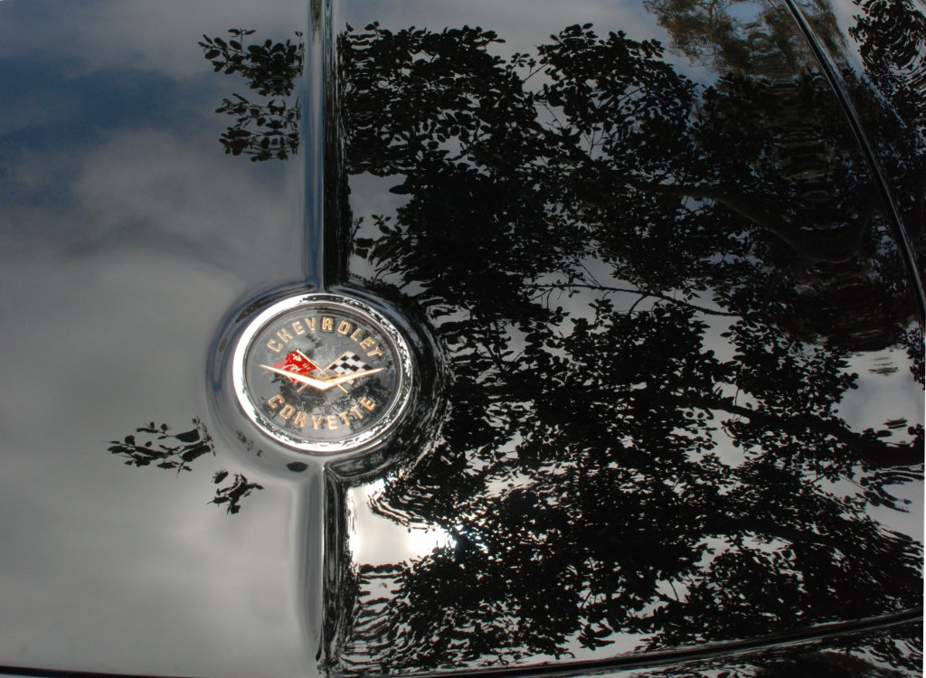 1962 Corvette C1 in Tuxedo Black Hood Reflections