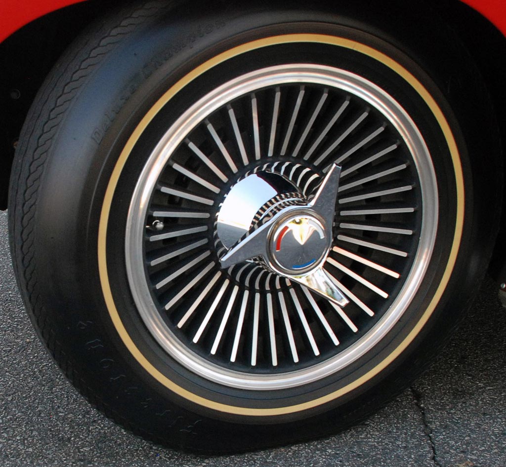 Chevrolet Corvette Cast Aluminum Knock-Off Wheel (RPO P48; $323)