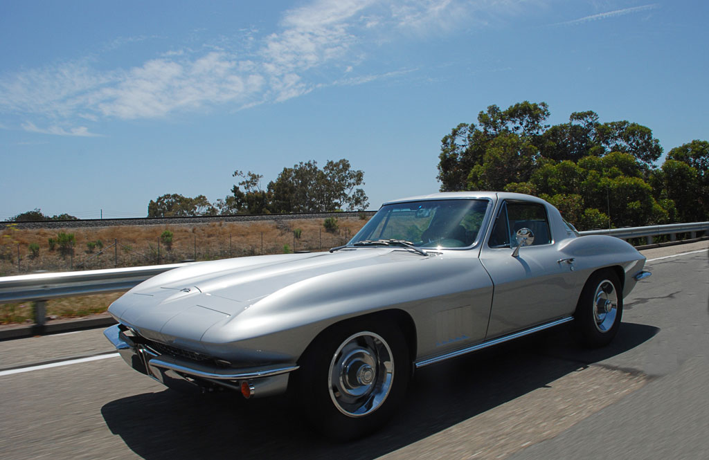 1967 Corvette Coupe in Silver Pearl