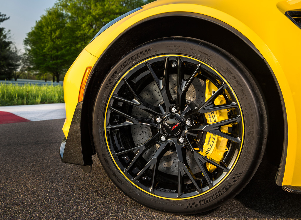 2015 Chevrolet Corvette Z06 C7.R Special Edition black wheels with yellow accent strip and Corvette Racing-logo center caps